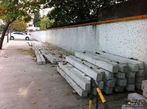 市政工程建筑材料不应随意占用学生通道